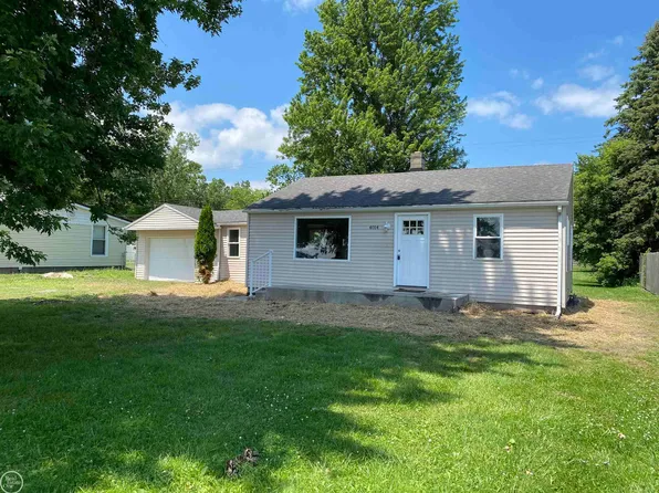 4014 Keewahdin Rd, Fort Gratiot, MI 48059