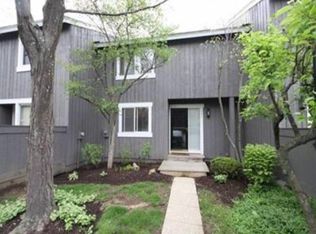 141 Twin Lakes Dr, Fairfield, OH 45014