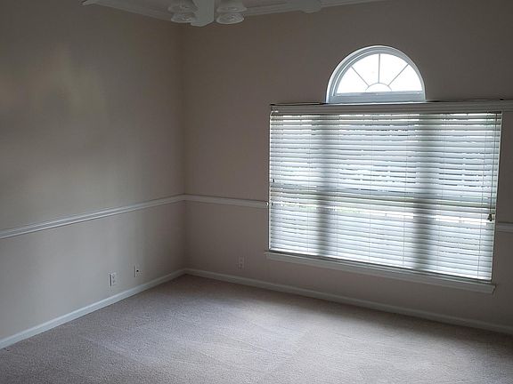 4th image of 219 Cape Point Ln