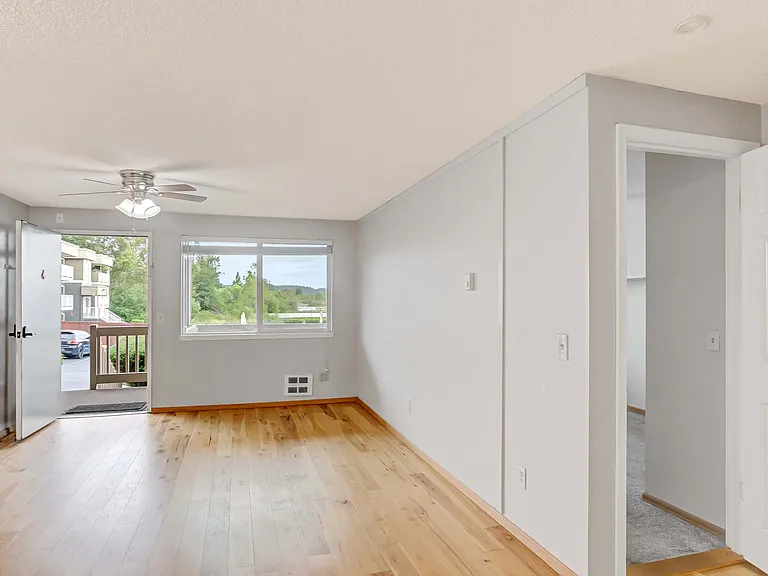 4050 W Lake Sammamish Pkwy NE #204 — Photo 10