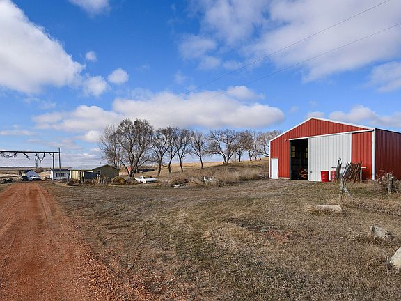 4th image of 811 County Road 17
