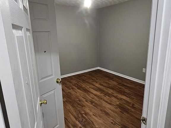 5th image of 523A E Main St