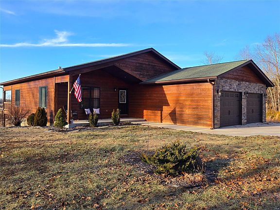 2nd image of 1407 County Road 6120