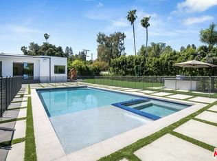 20141 Wells Dr, Woodland Hills, CA 91364