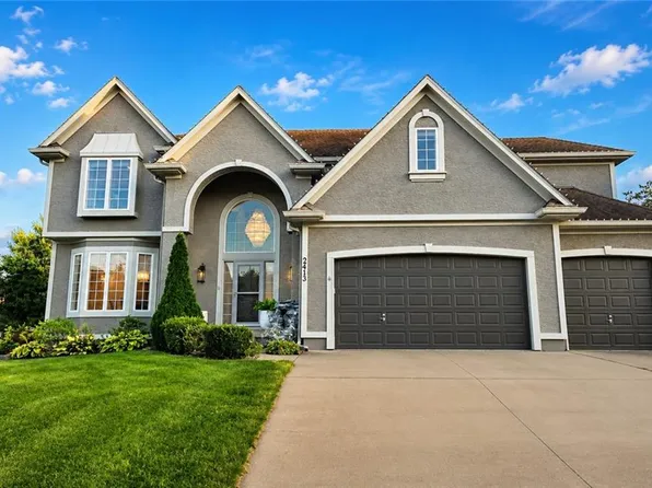 2413 SW Regency Dr, Lees Summit, MO 64082