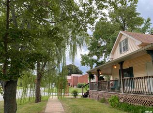 202 E Matthew St, Sesser, IL 62884