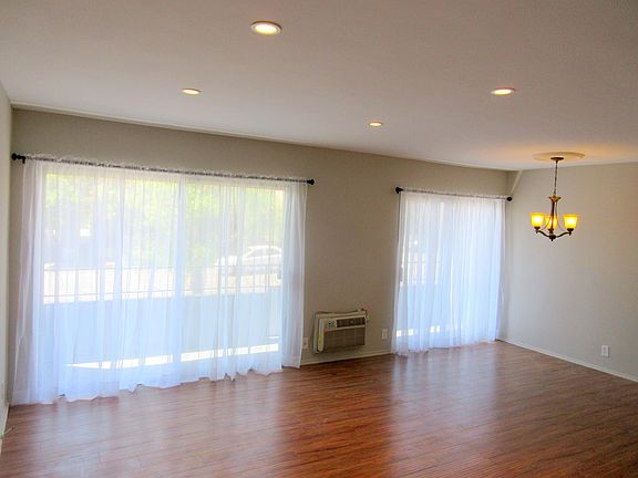 5th image of 1400 N Fairfax Ave APT 1
