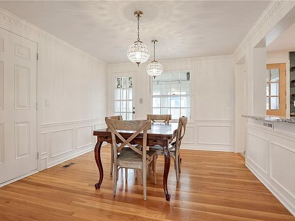 5th image of 3407 W 74th Ter