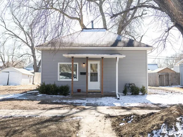 615 W 8th St, York, NE 68467
