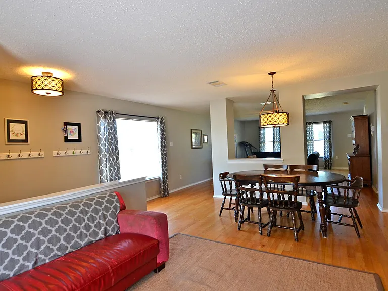 2514 Byfield Dr — Photo 4