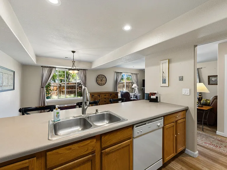 951 Euclid Ave #1 — Photo 16
