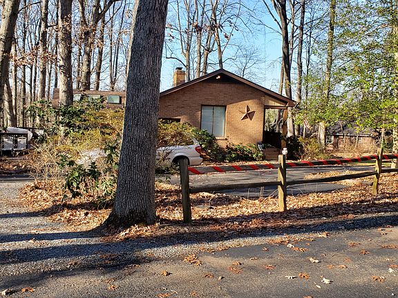 3rd image of 7415 Richland Dr