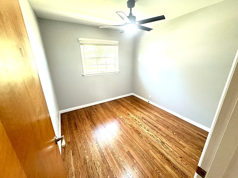 9909 Solar Ln — Photo 6
