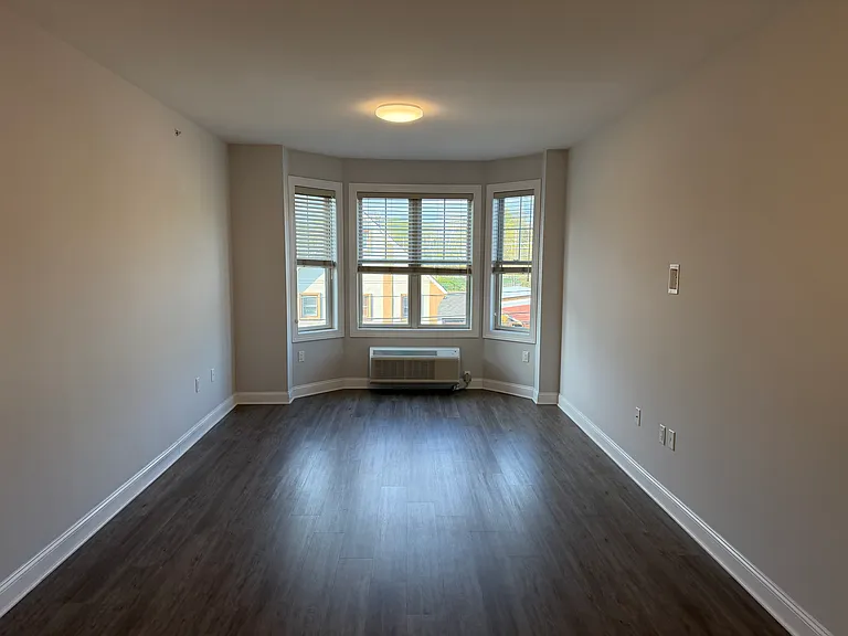 40 Park Ave #303 — Photo 3