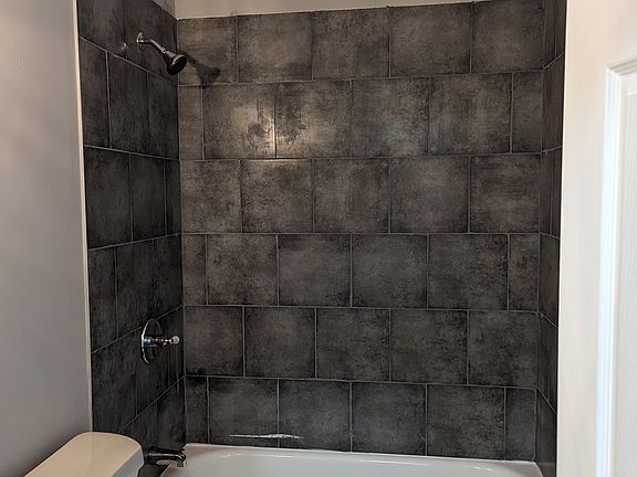 5th image of 426 Westwood Dr #426