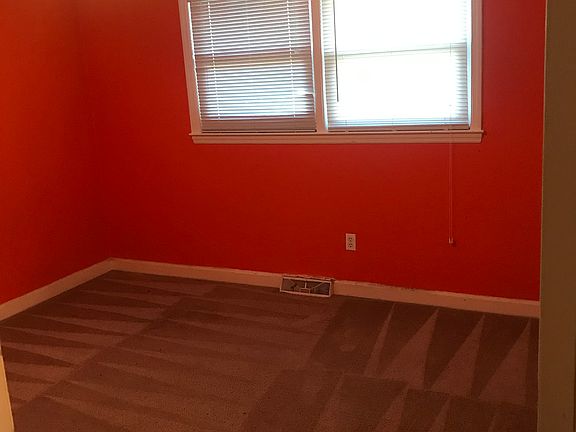 5th image of 205 Orchard Dr