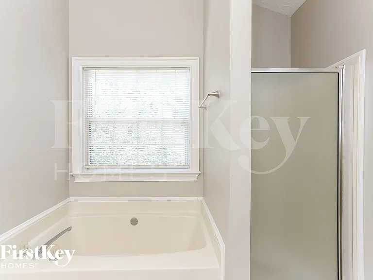 1270 Summit Point Ln — Photo 11