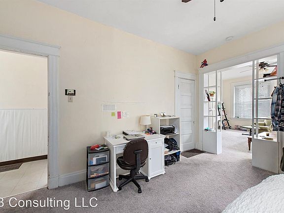 5th image of 2317 Victor St #1