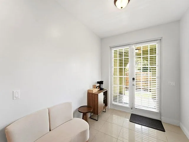 1141 NE 3rd Ave — Photo 10
