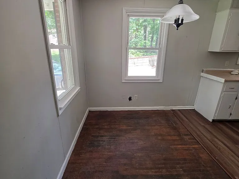 165 Stanford St — Photo 13