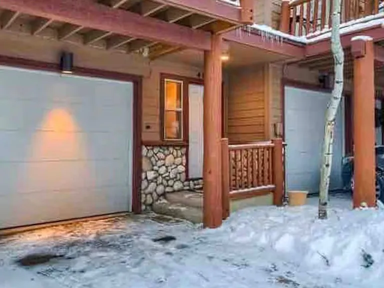 404 Sawyer Cir — Photo 13