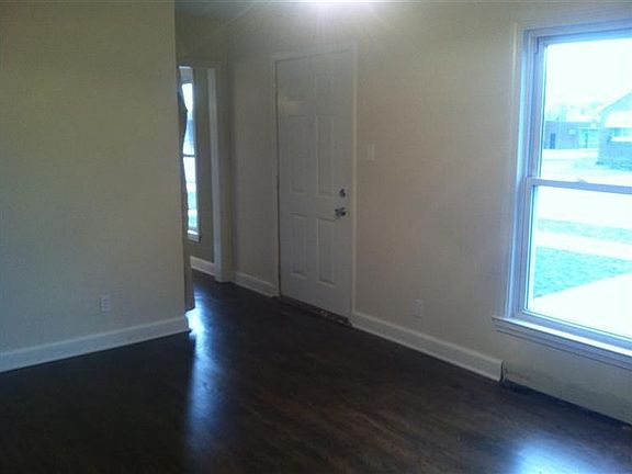 5th image of 4857 Ivy St