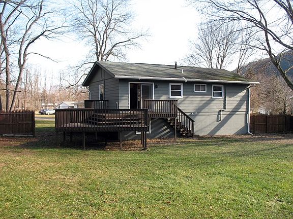 3rd image of 26 Sunset Cir