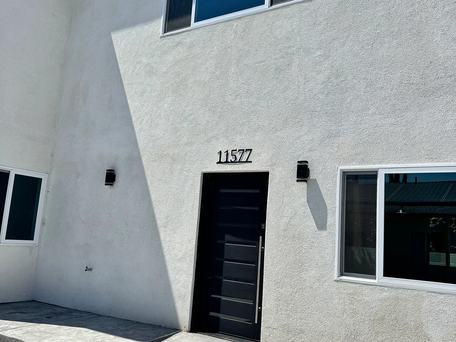 3 bed, 2.5 bath, 1200 sqft, $3,500 — Photo 2