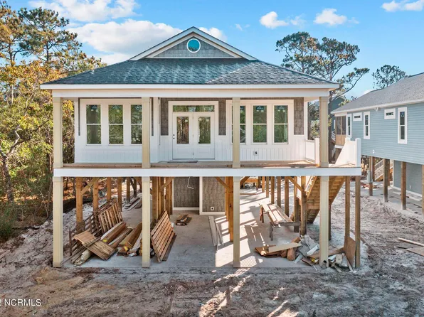 162 NE 32nd Street, Oak Island, NC 28465