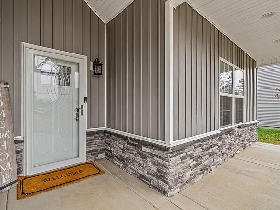 3rd image of 105 Sycamore Hill Dr