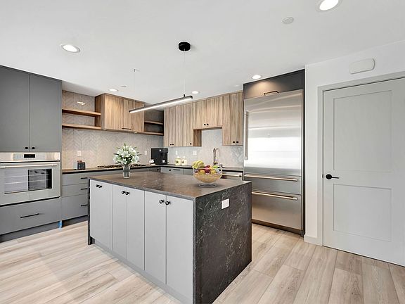 3rd image of 803 Seacoast Dr #1