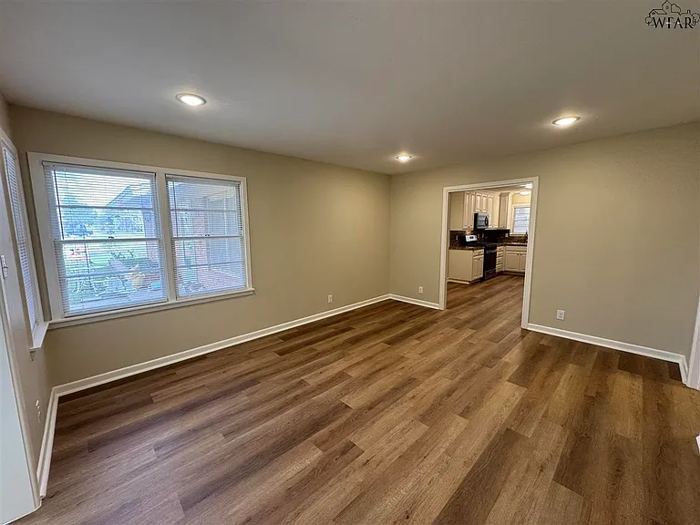 1681 Speedway Ave — Photo 3
