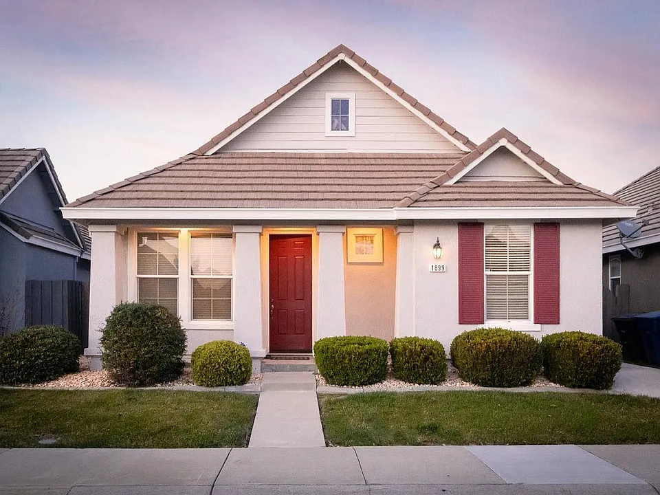 1899 Acari Ave