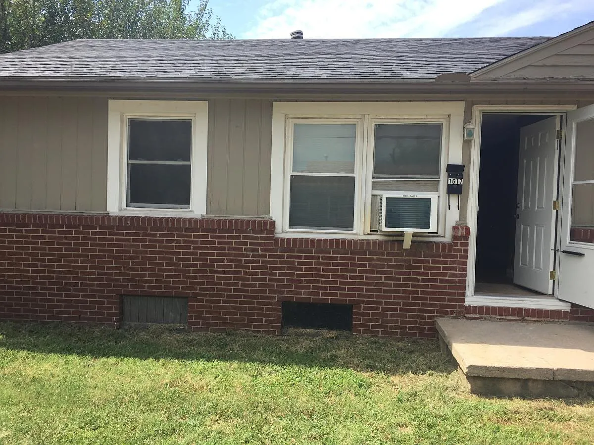 2 bed, 600 sqft, $850 — Photo 1