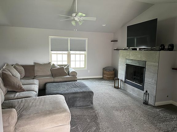 3rd image of 702 19th St SE