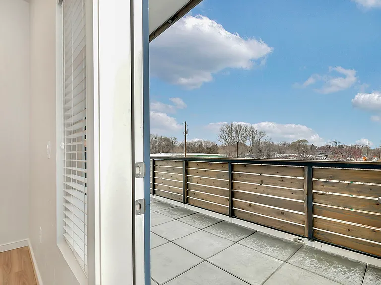 Parkway Apartments — Photo 40