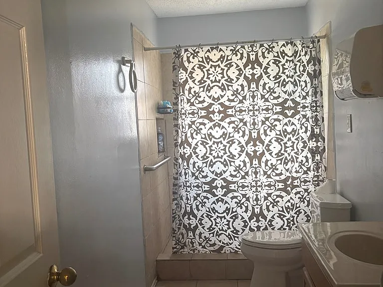 1009 Kiriaka Dr — Photo 6