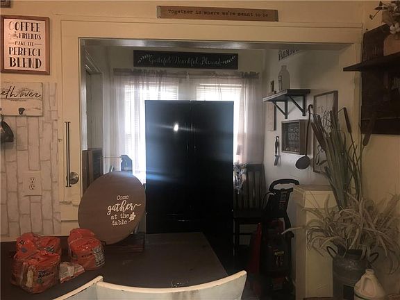 5th image of 2111 N Prospect Ave