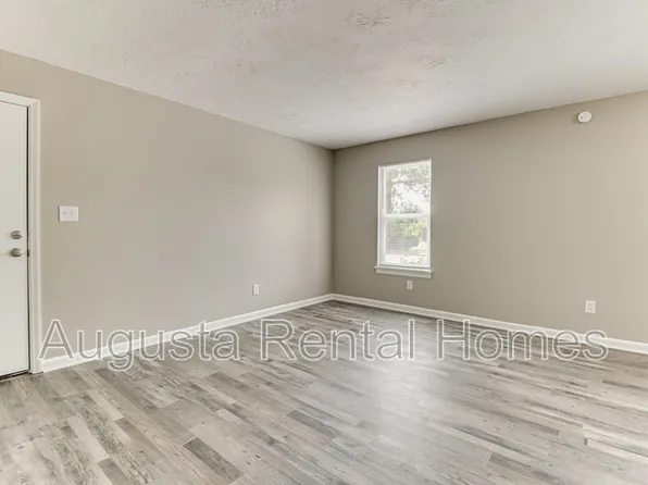 152 Conifer Dr, North Augusta, SC 29841