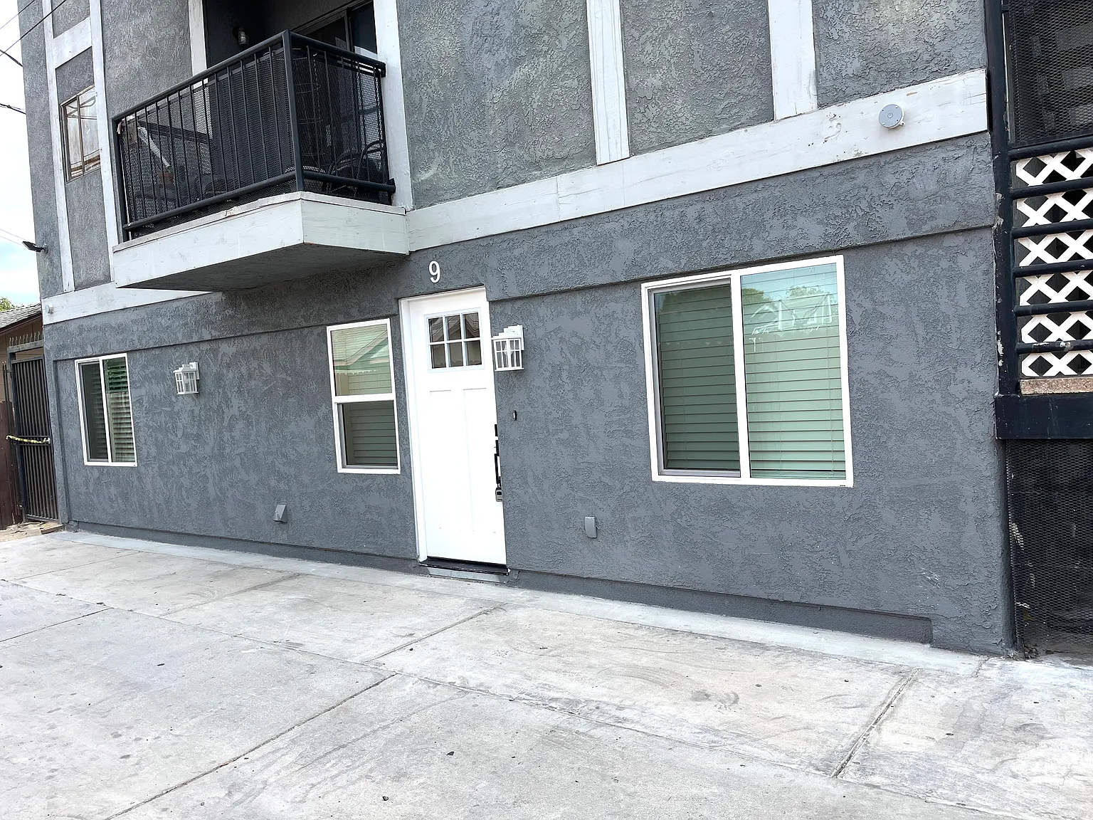1025 Cherry Ave — Photo 1