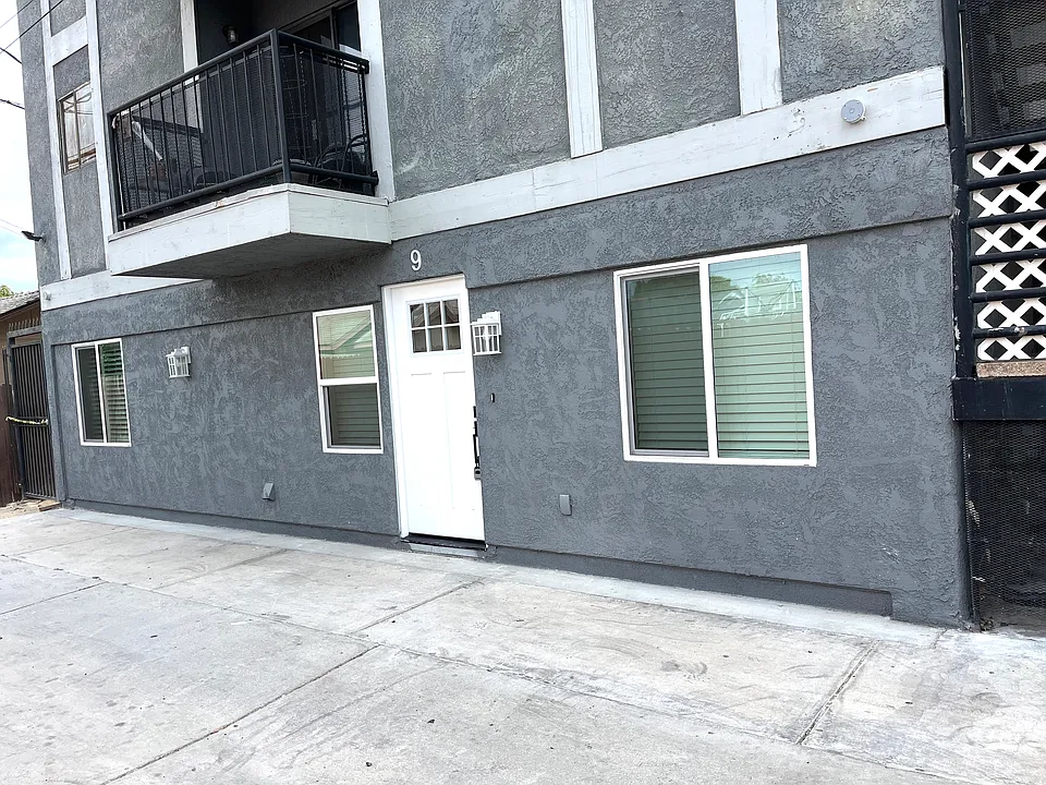 1025 Cherry Ave #9