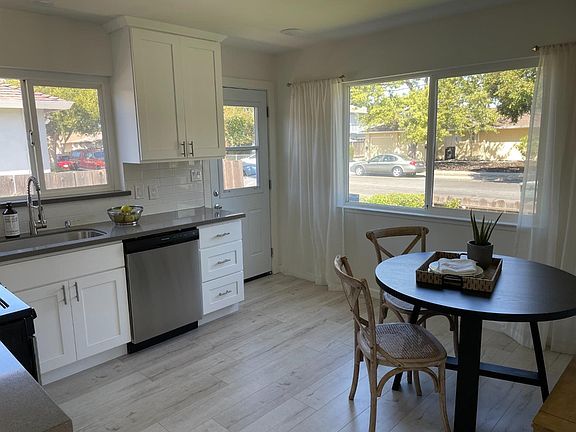 3rd image of 824 Lewis Ave