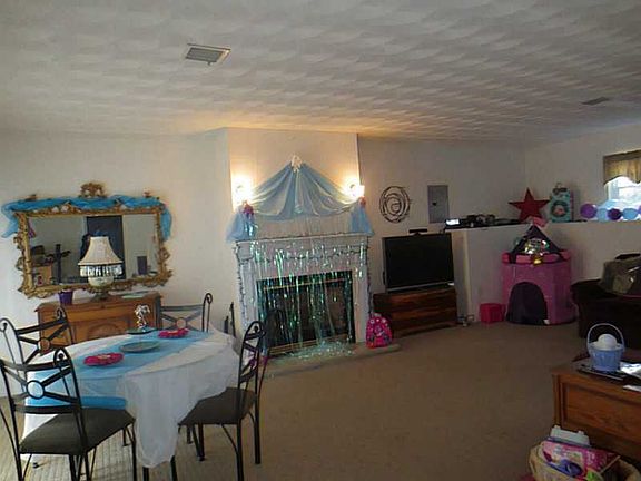4th image of 75 Remington Farm Dr