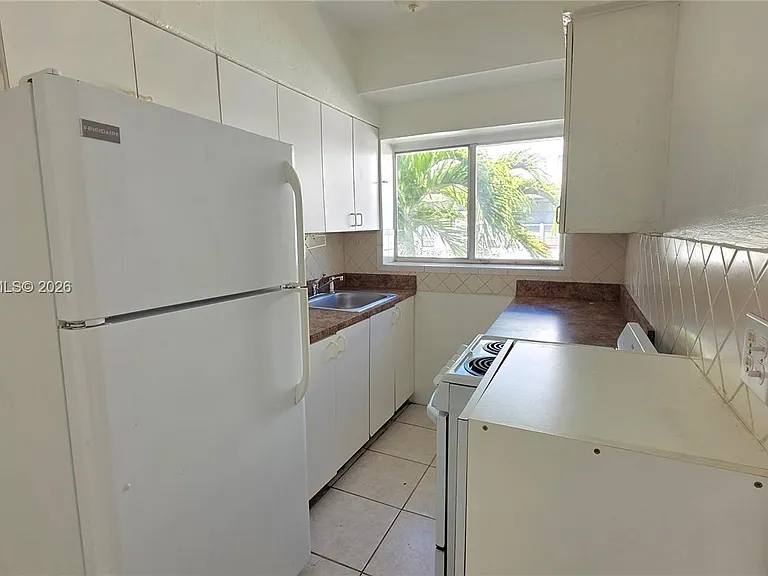 7629 Dickens Ave #7 — Photo 7