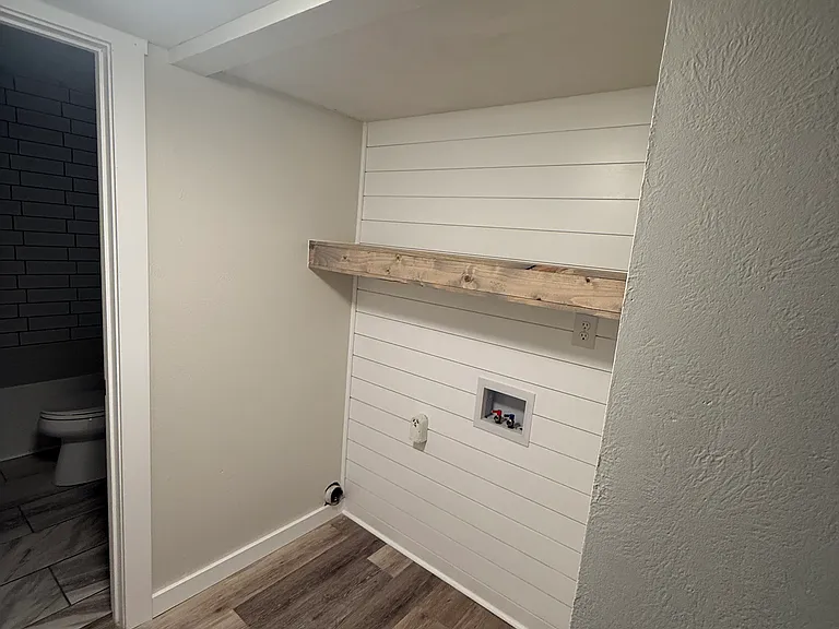 300 Macgregor Dr — Photo 13