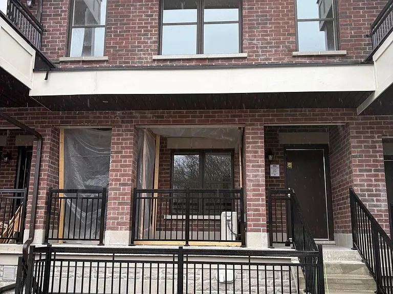 15100 Yonge St #211 — Photo 3