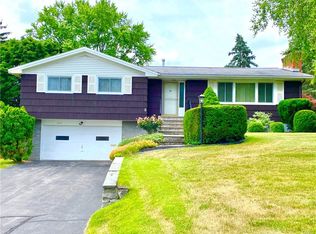 207 Ridgecrest Rd, Syracuse, NY 13214