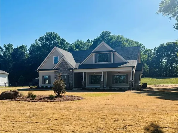 947 Lake Varner Dr, Covington, GA 30014
