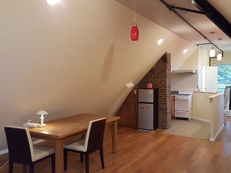 27 Louis St #2 — Photo 10