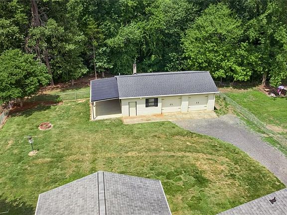 2nd image of 190 Farmbrooke Ln